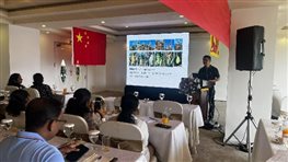 人们在房间里

AI 生成的内容可能不正确。